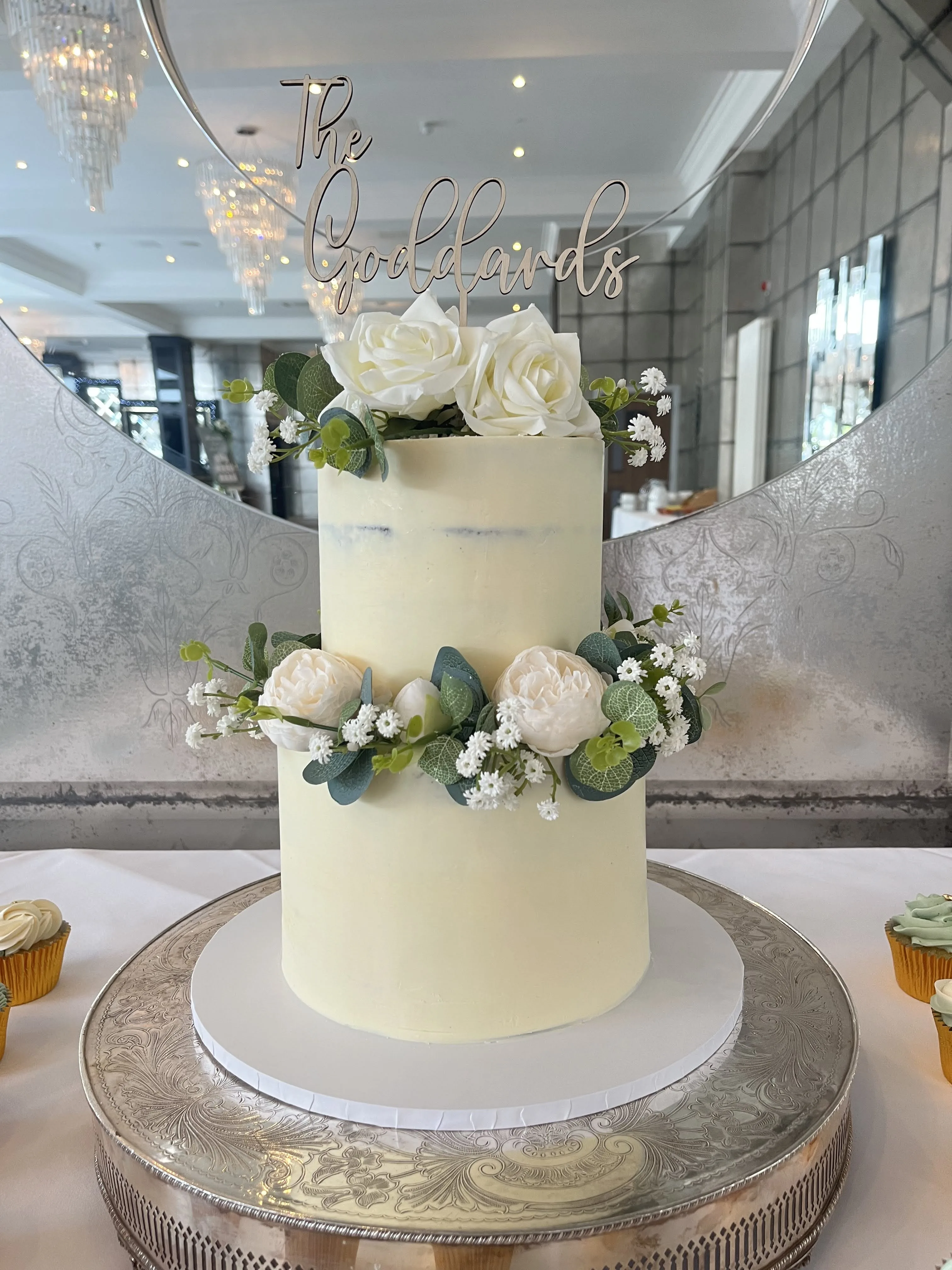 charming simplicity cakes